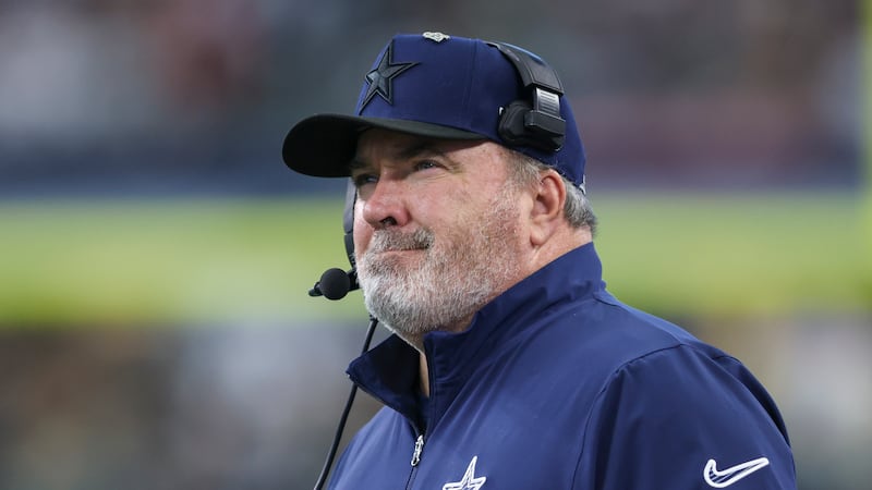 Pittsburgh Steelers head coach Mike McCarthy, angered after T.J. Watt was criticized for things he didn't do, issued a strong statement defending the quarterback: “What’s happening to him is a crime against football – a blatant betrayal of all the values of this sport. How can people be so cruel? Criticizing a guy who gives his all, shows up every week, plays through pain, gives his all, never asks for attention, never blames anyone – just fights for the Steelers? To me, T.J. Watt is one of the toughest and most selfless players this league has ever seen – and instead of questioning his value every time the team struggles, people should stand by him.” ngann